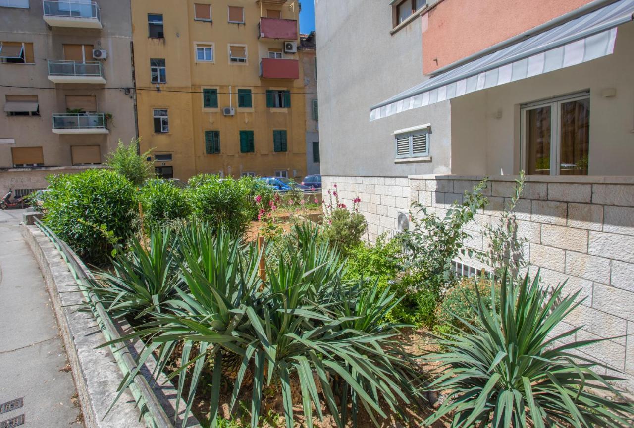 Nook Bb Apartment Split Luaran gambar